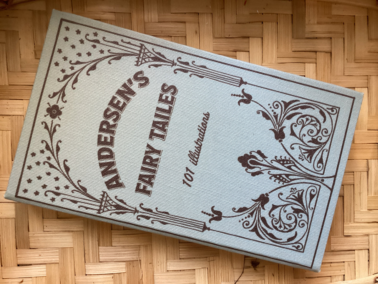 Andersen’s Fairy Tailes Wooden Magnetic Book Box
